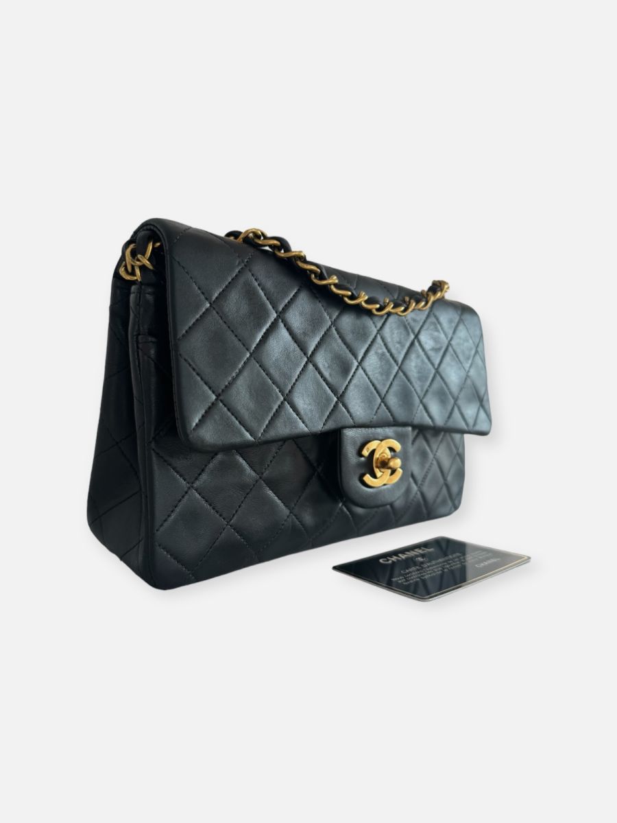 Chanel small 23