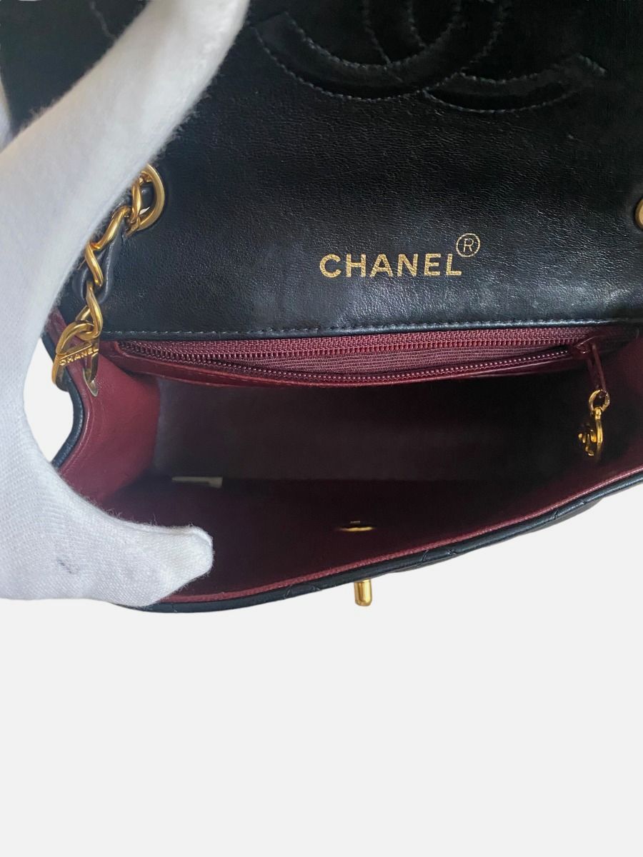 Chanel Mini 17 black