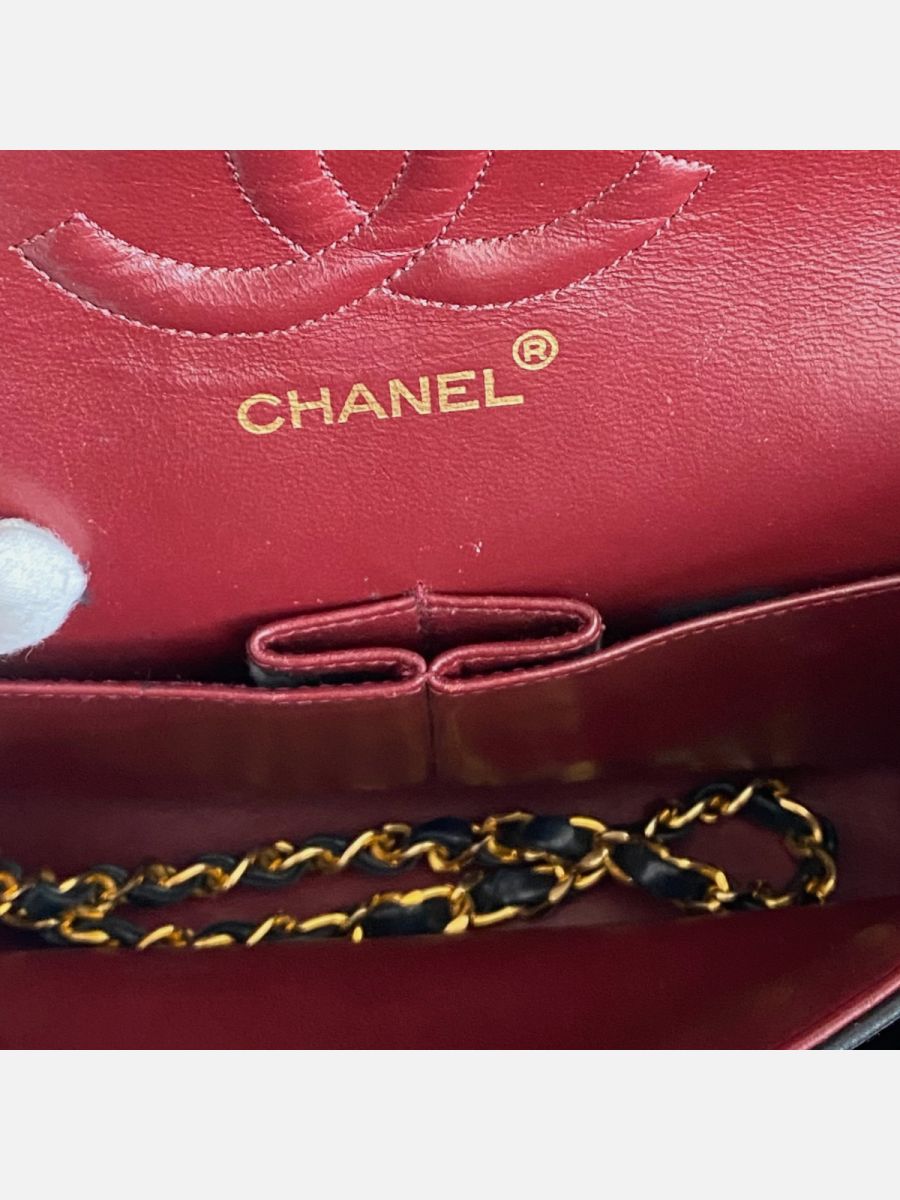Chanel Medium 25