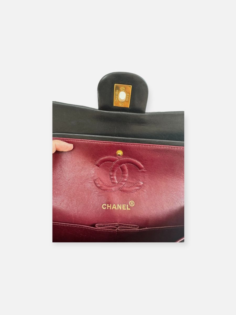 Chanel small 23