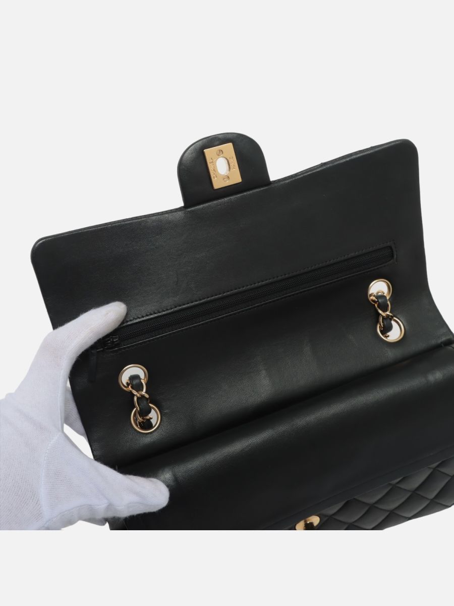 Chanel medium 25 black