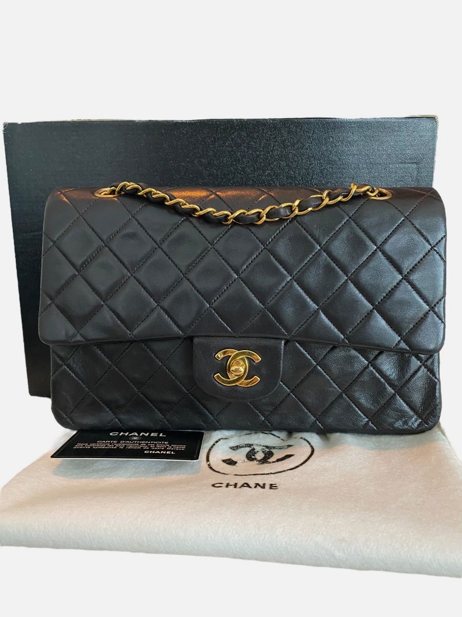 Chanel medium 25 black