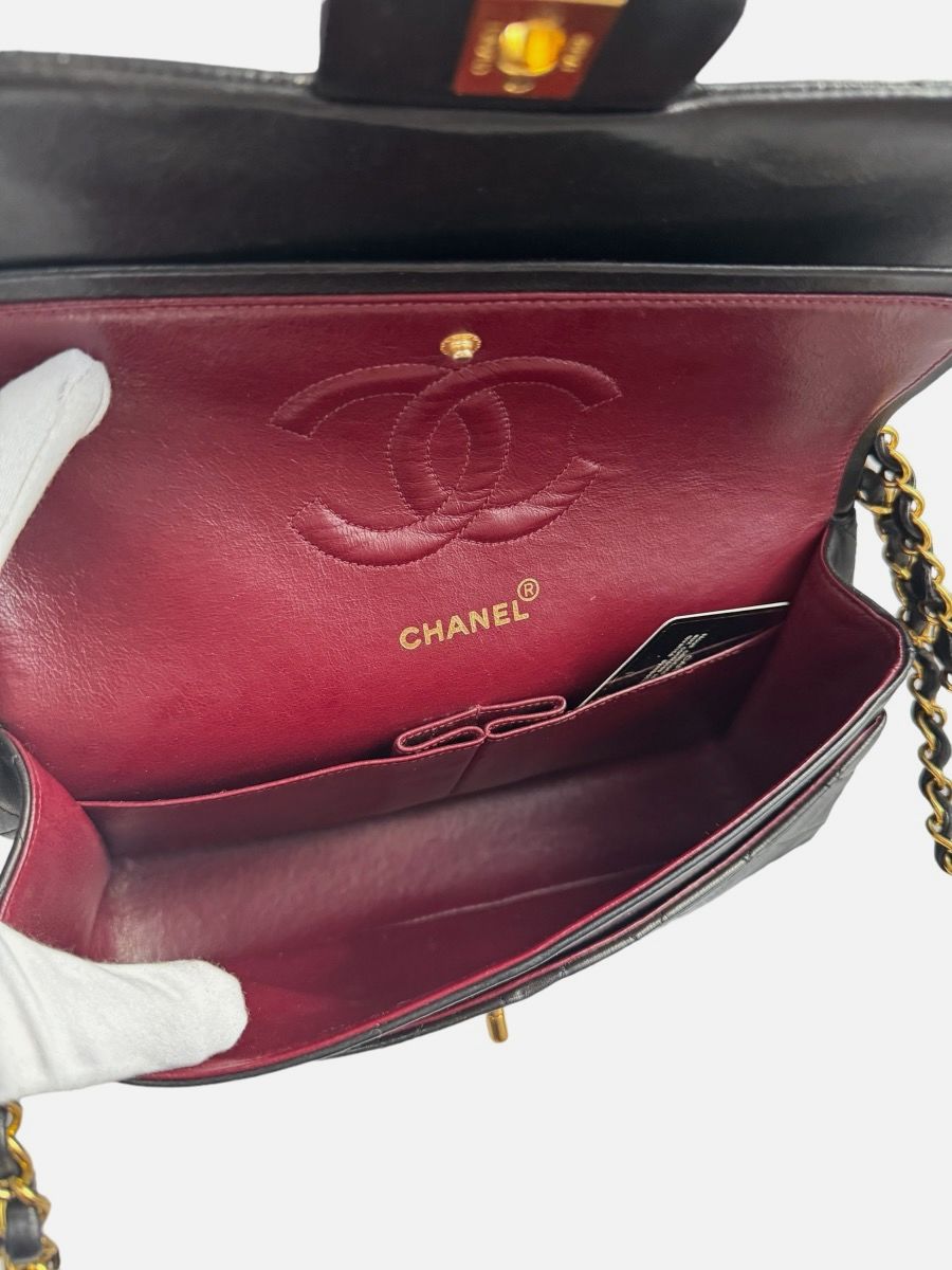 Chanel Medium 25 