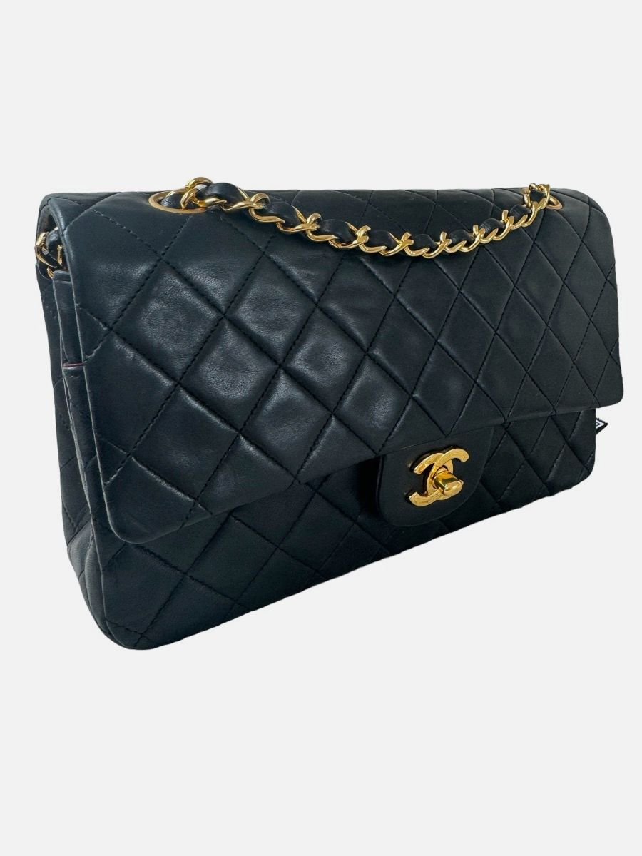 Chanel medium 25 black ghw