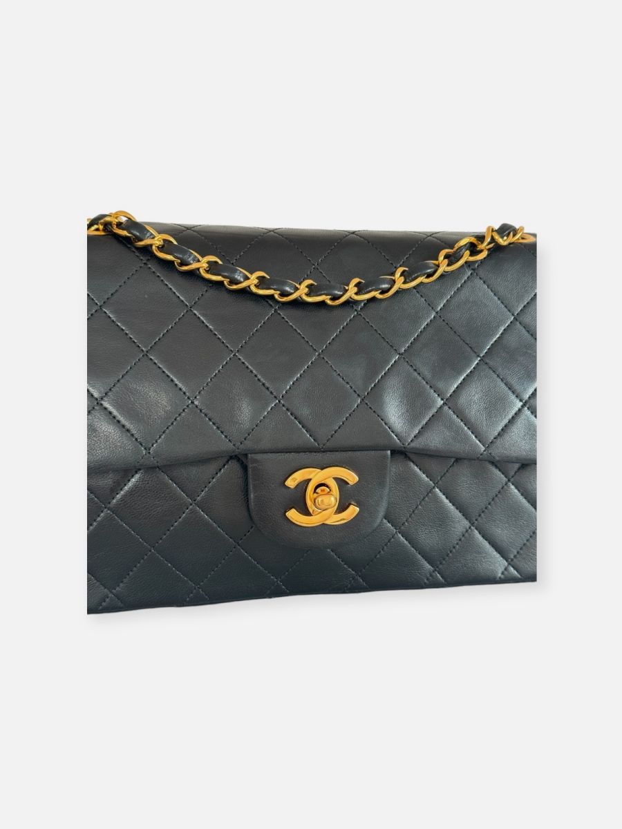 Chanel Medium 25