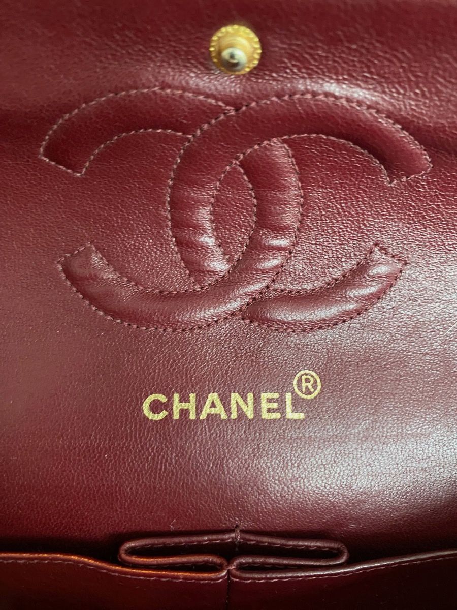 Chanel medium 25 black