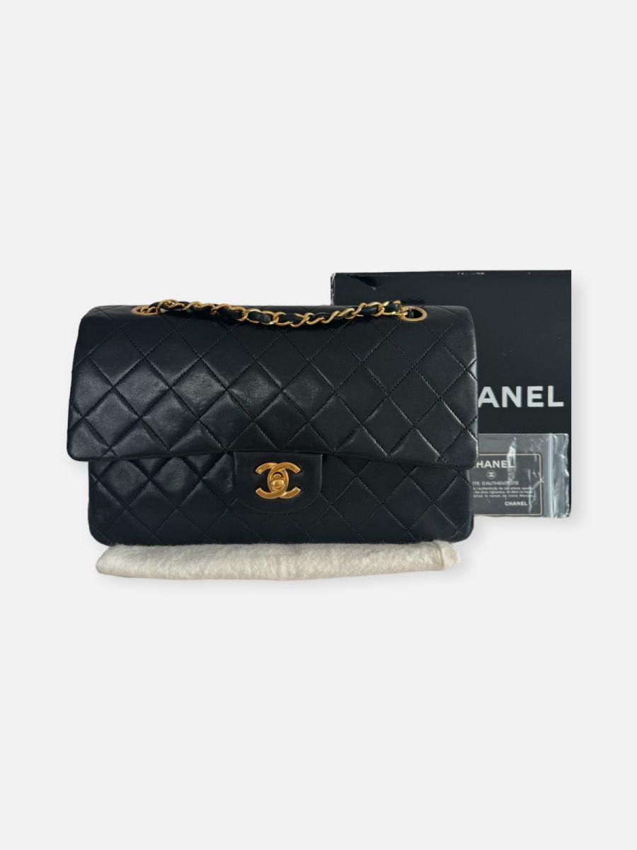 Chanel medium 25