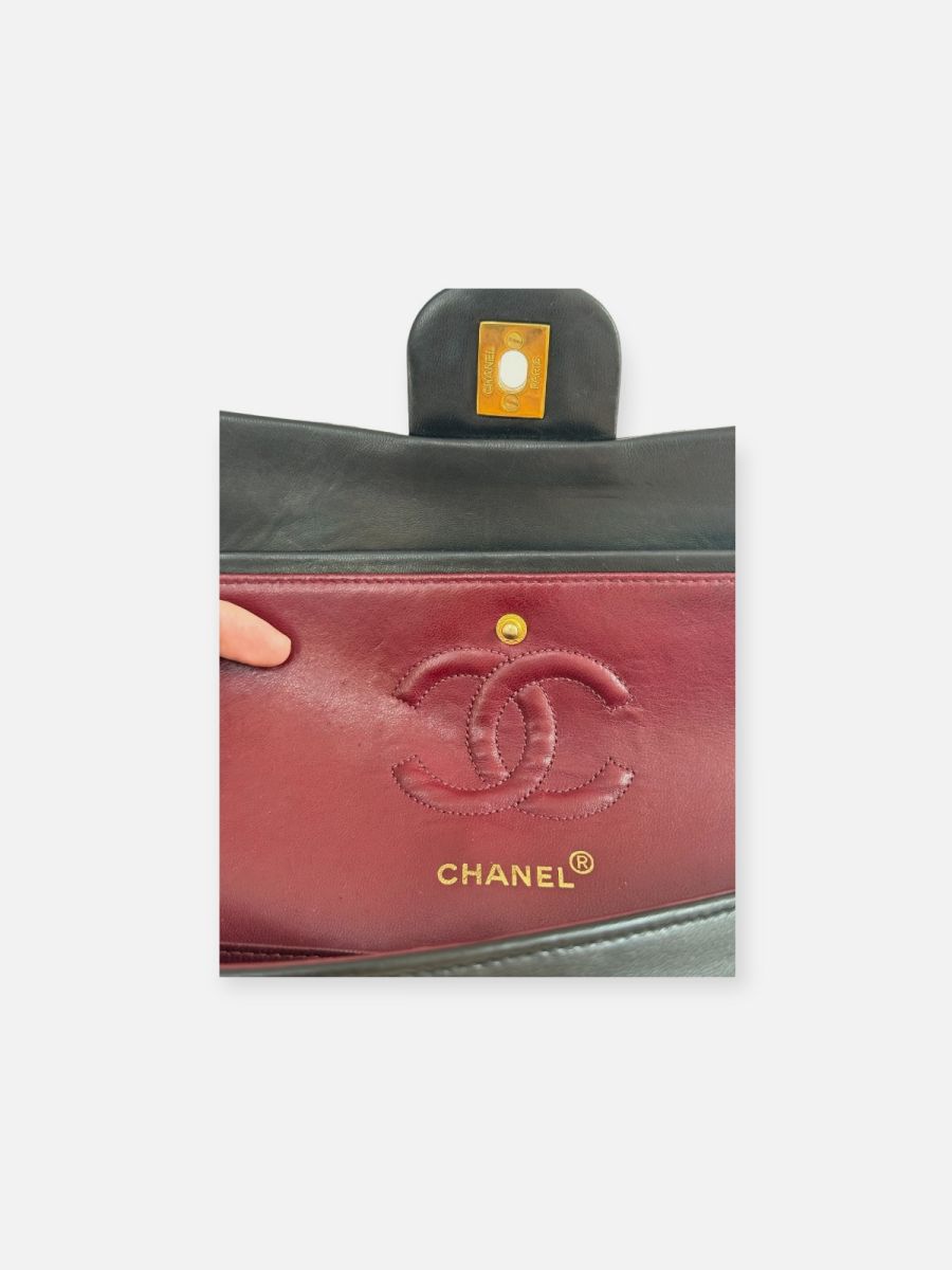 Chanel small 23