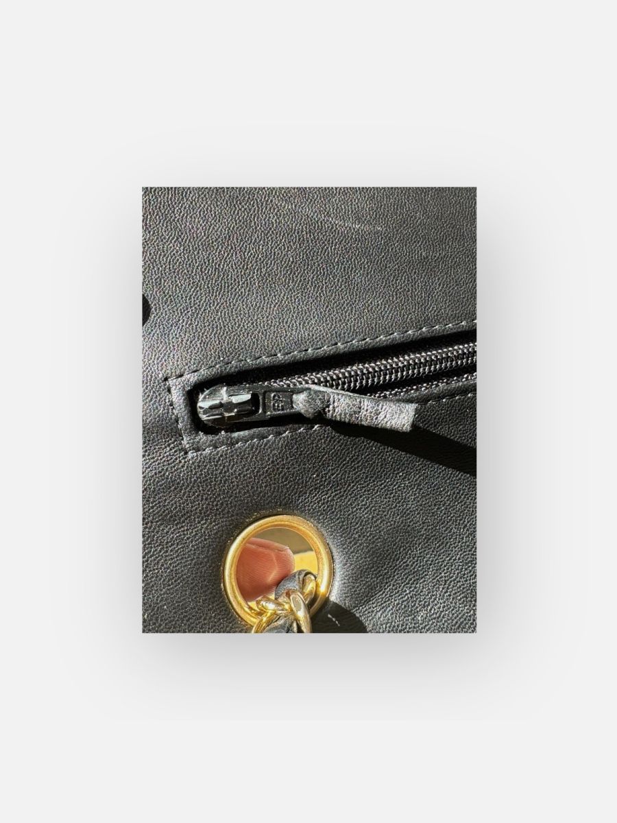 Chanel Medium 25 