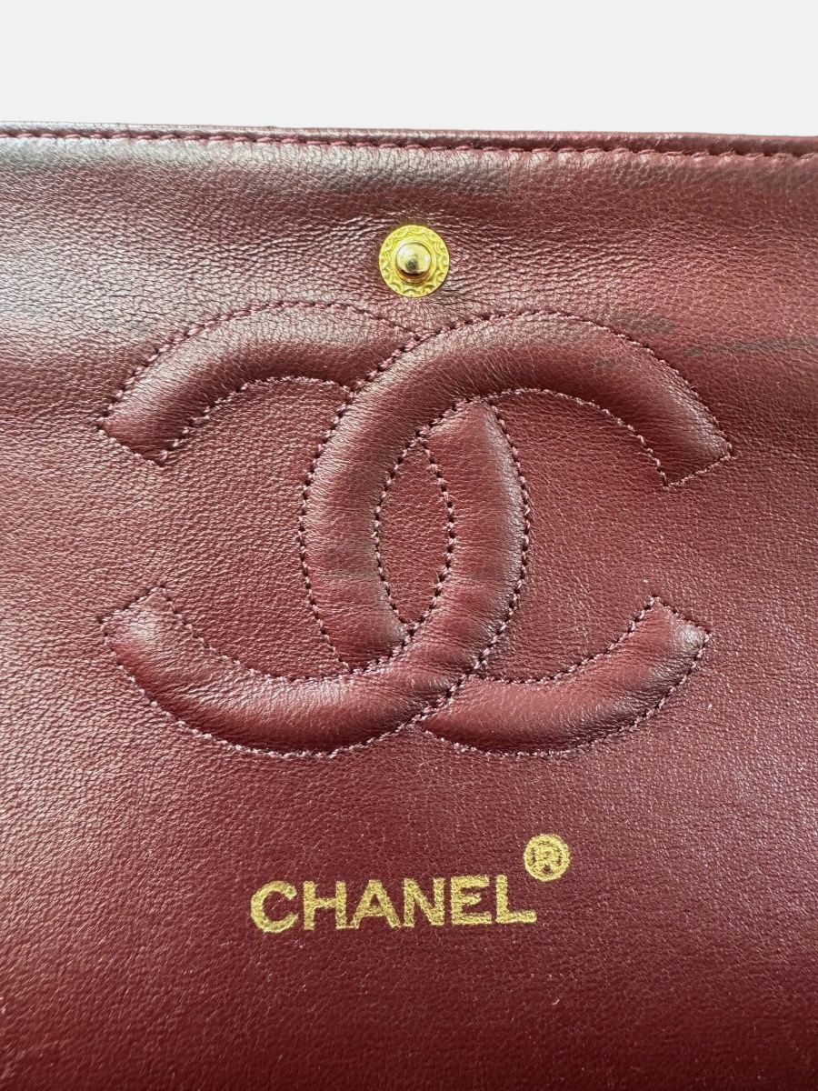 Chanel medium 25 black ghw