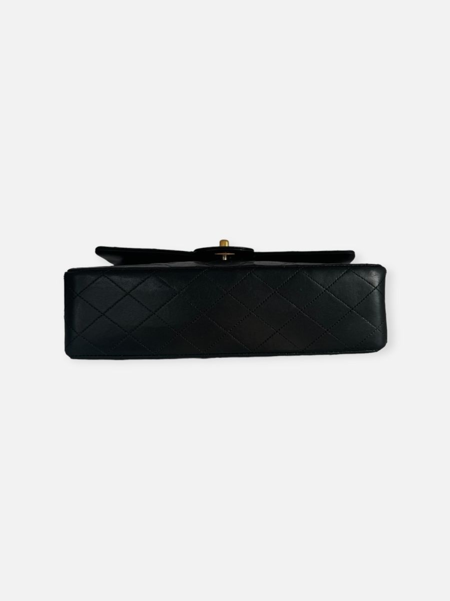 Chanel medium 25