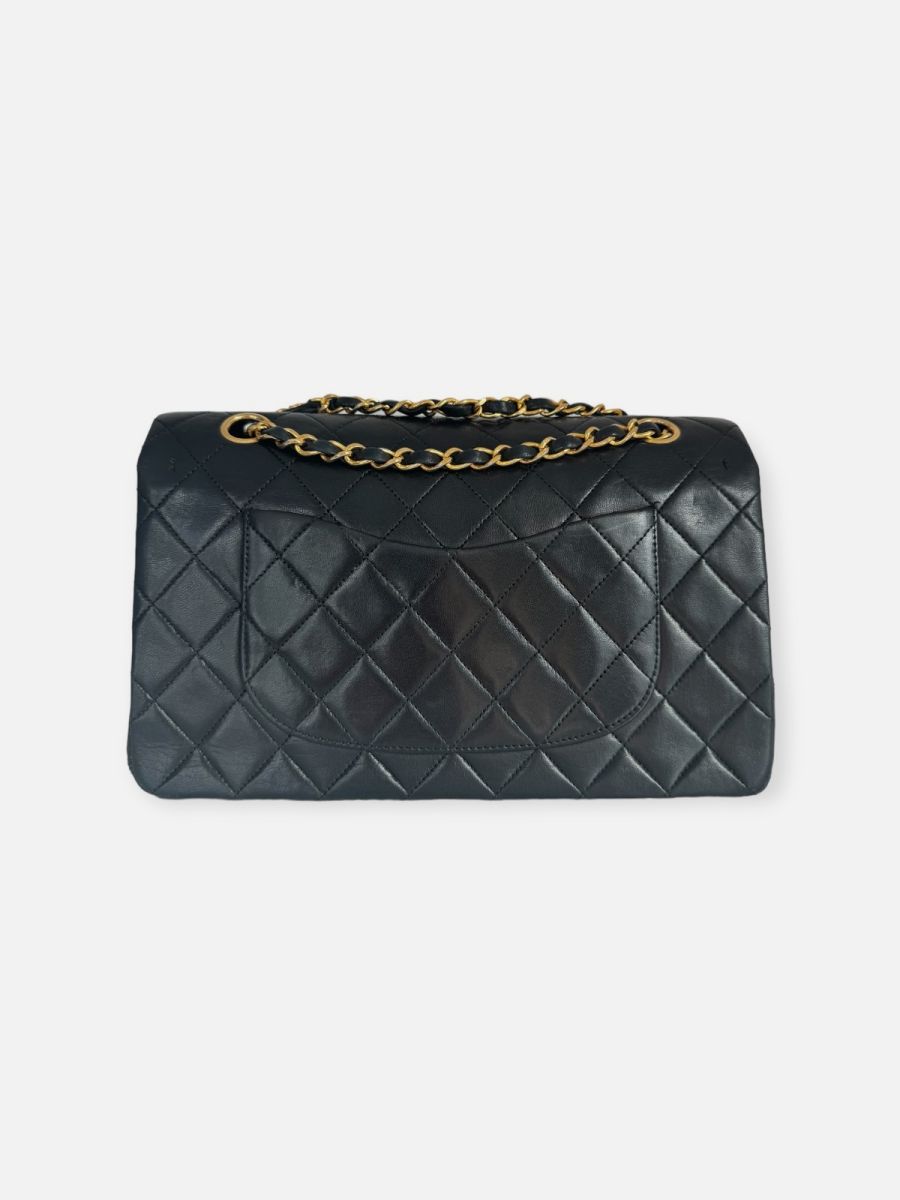 Chanel medium 25