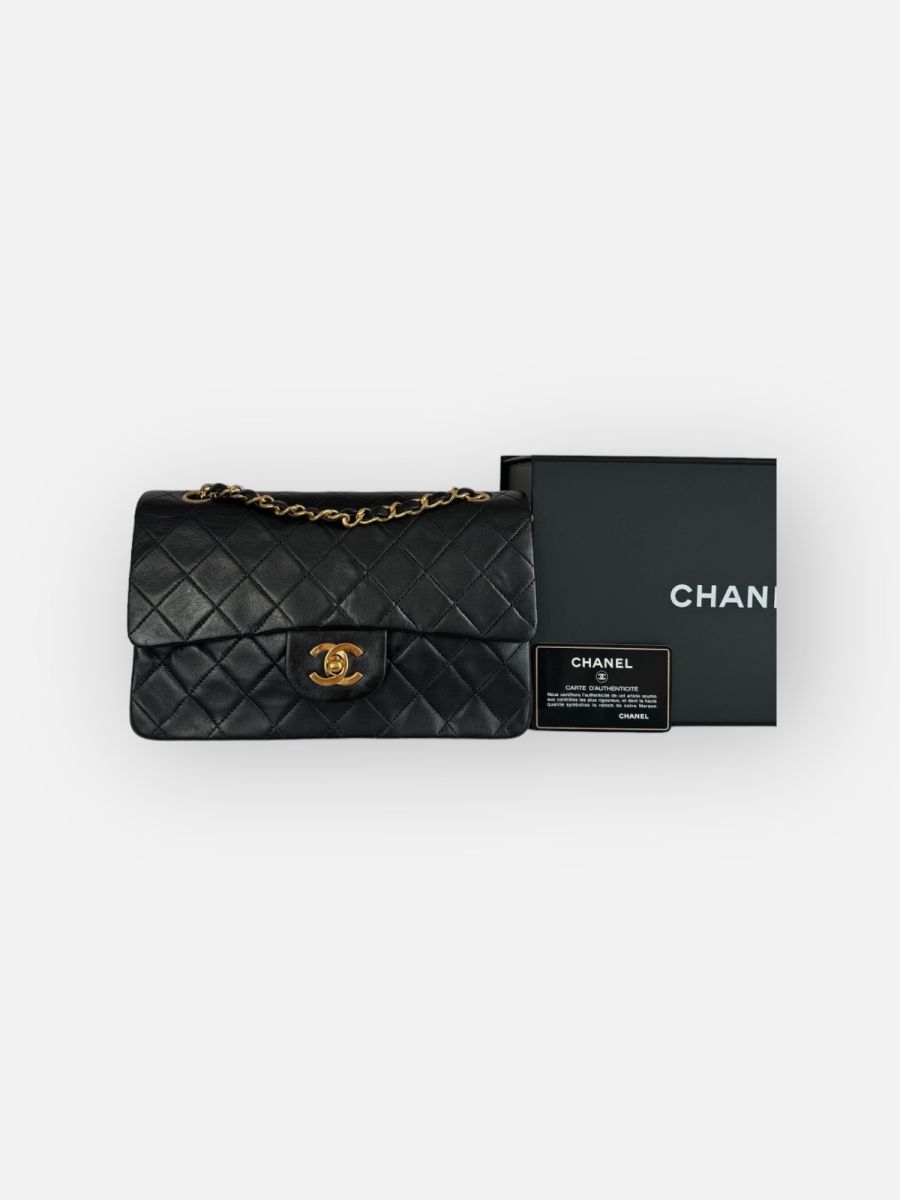 Chanel small 23