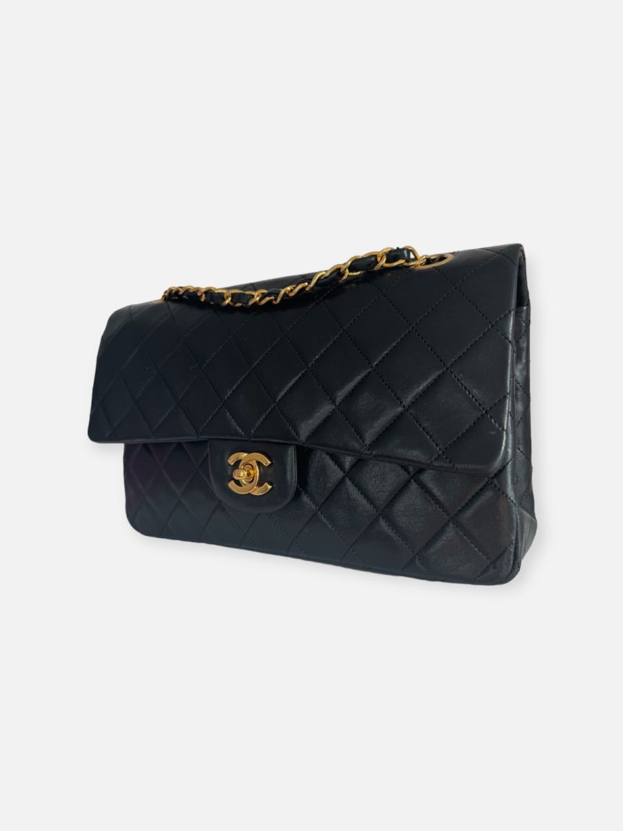 Chanel medium 25