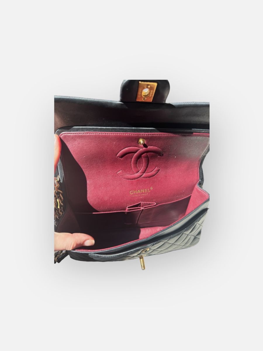 Chanel Medium 25 