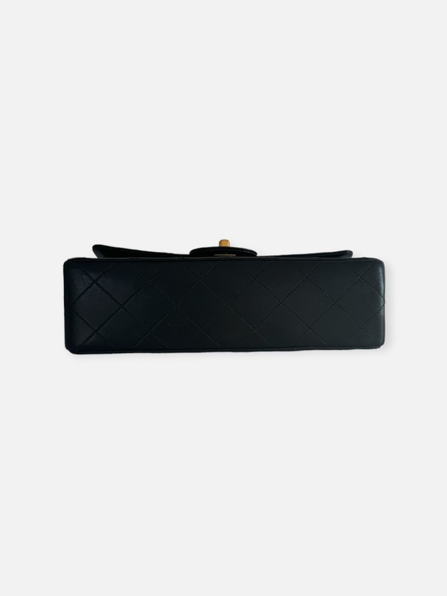 Chanel small 23