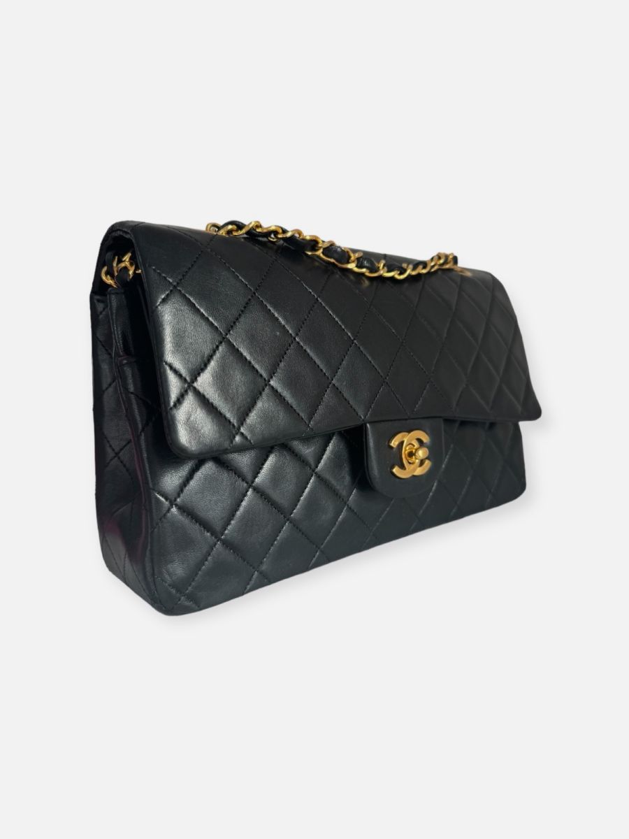 Chanel medium 25