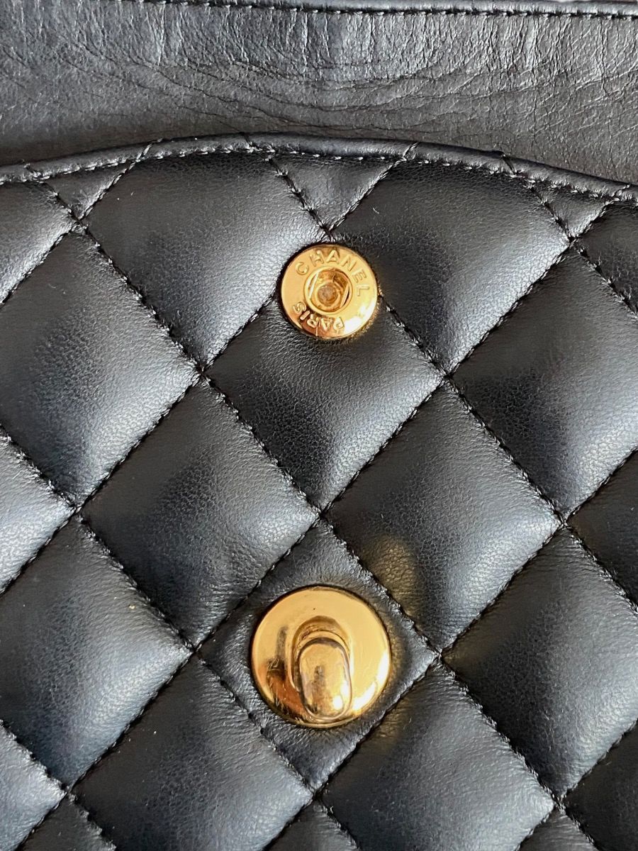 Chanel Medium 25