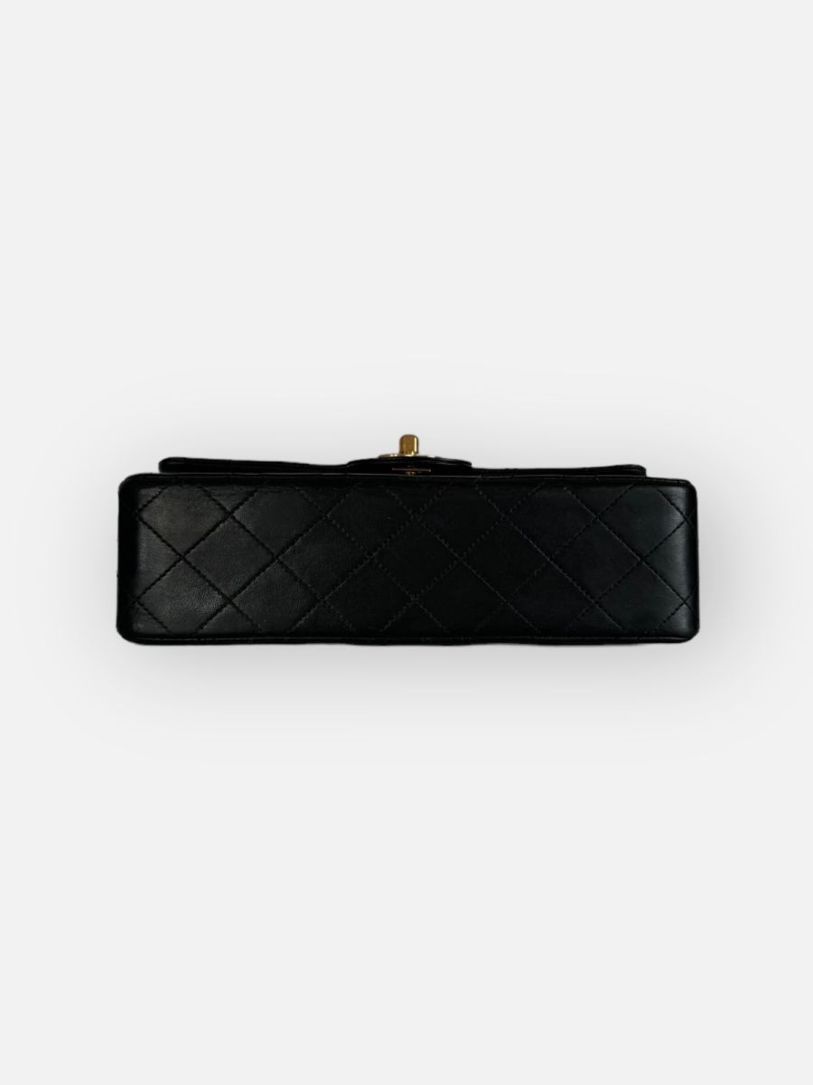 Chanel small 23