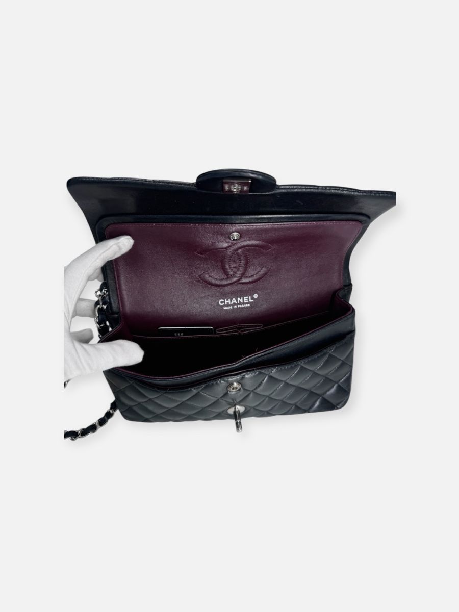 Chanel medium black shw