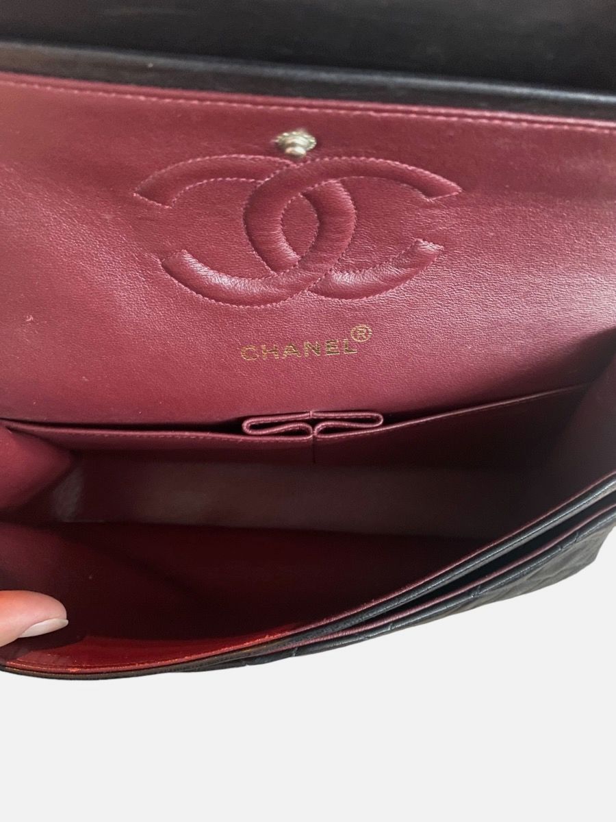 Chanel medium 25 black