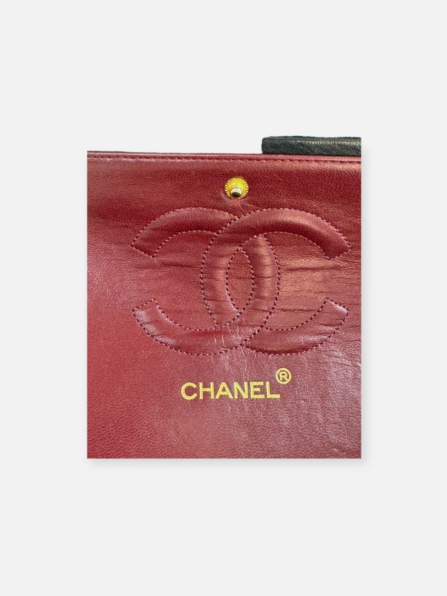 Chanel medium 25