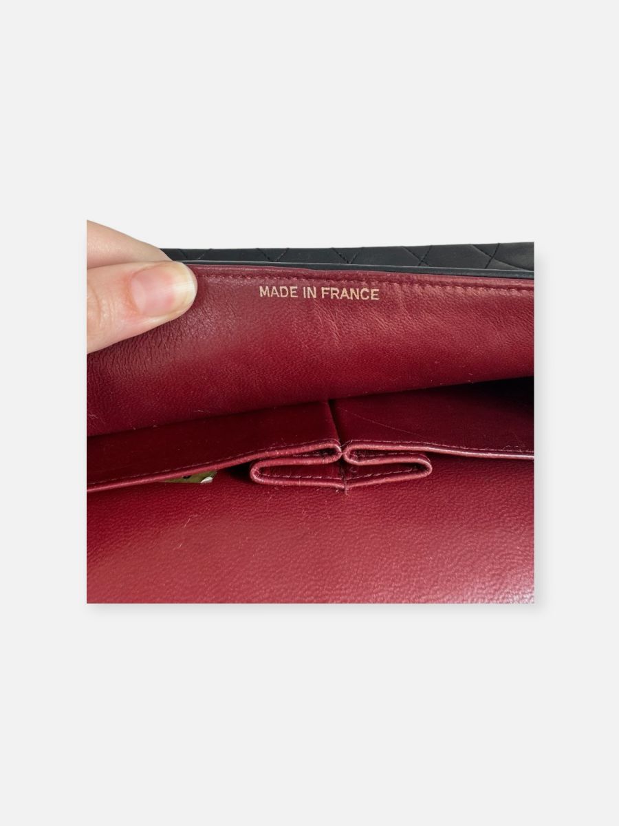 Chanel medium 25