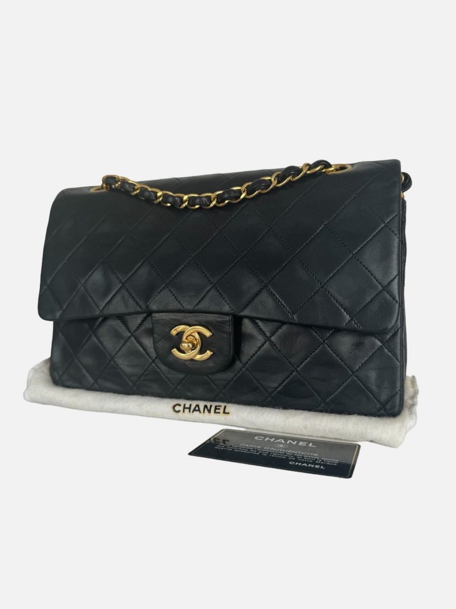 Chanel medium 25 