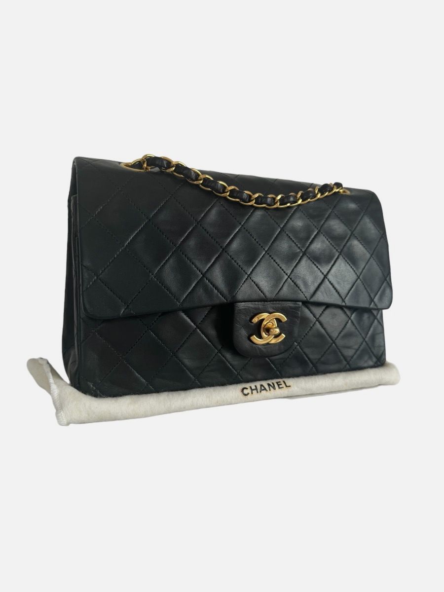 Chanel medium 25 