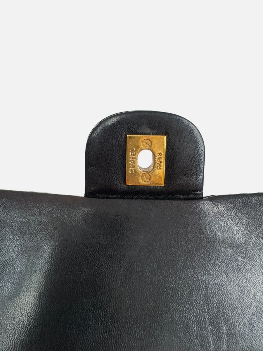 Chanel medium 25 
