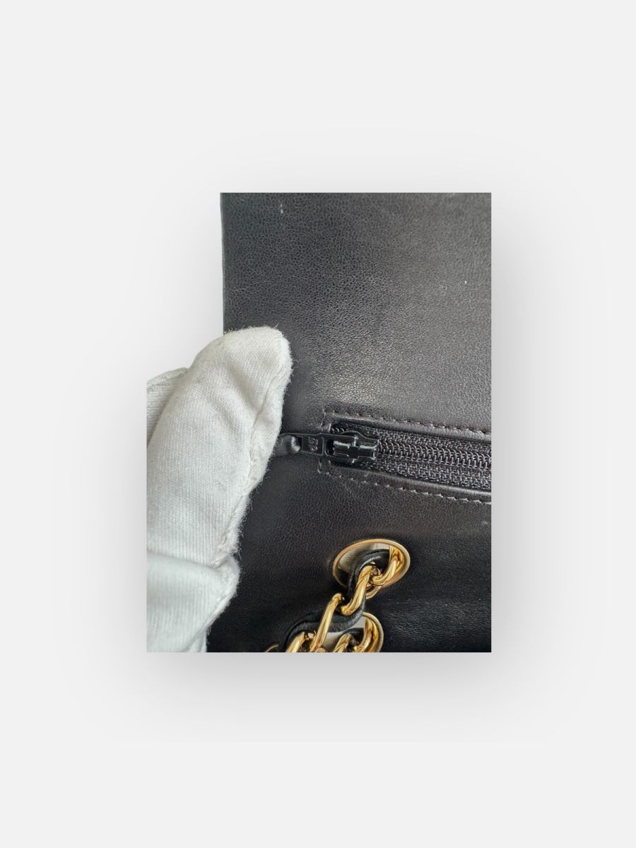 Chanel medium 25
