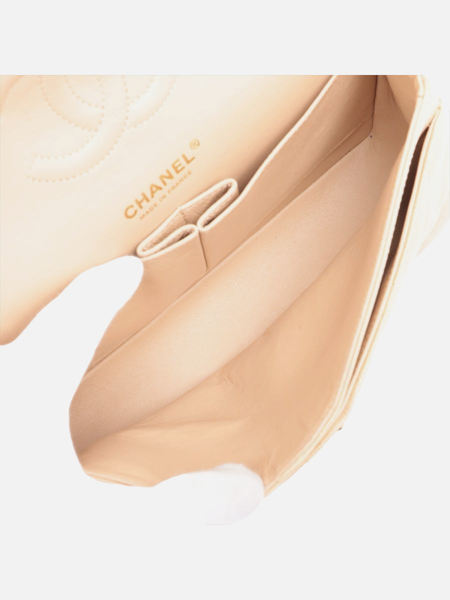 Chanel medium 25 beige ghw